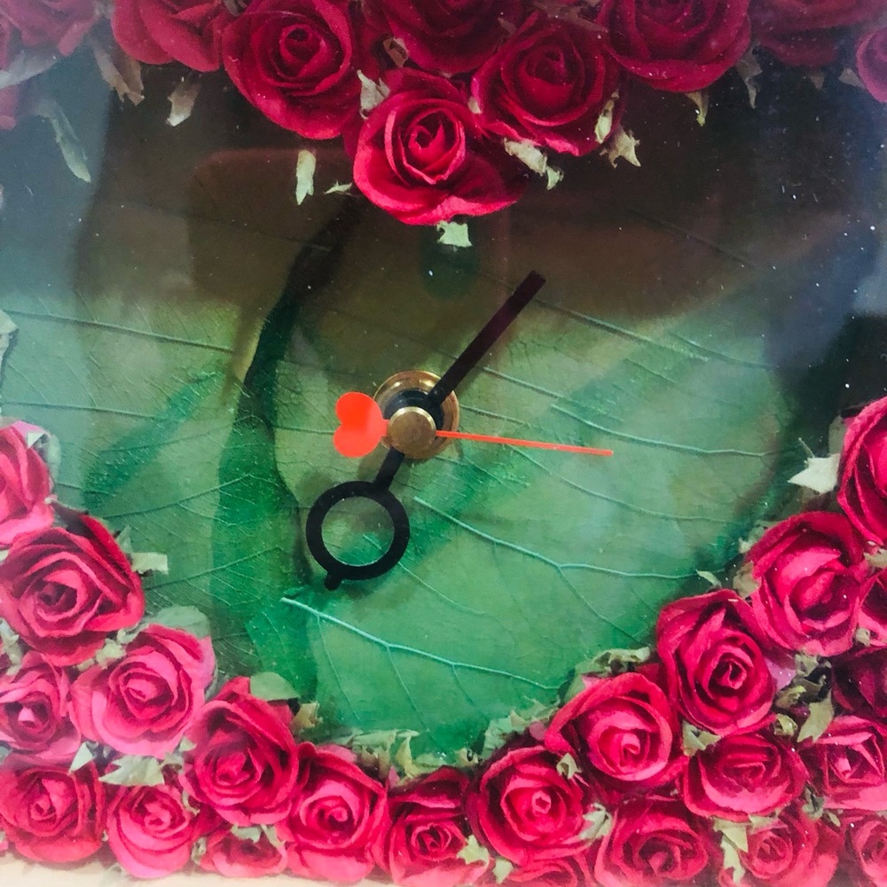 Roses/Heart Shadowbox Clock - Picture 2 of 4